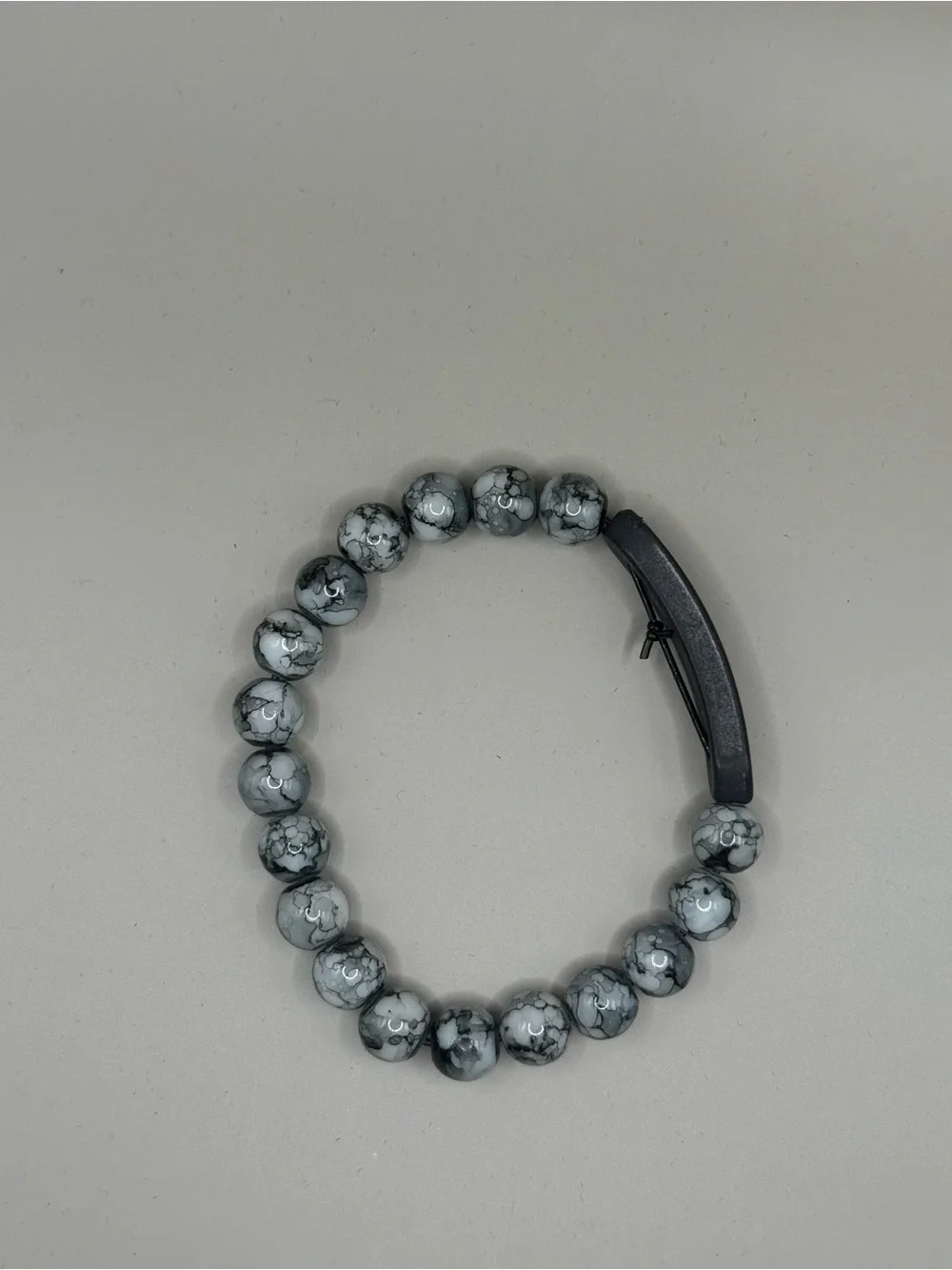 Unisex,Marbled Gray Bead Stretch Bracelet with Black Bar